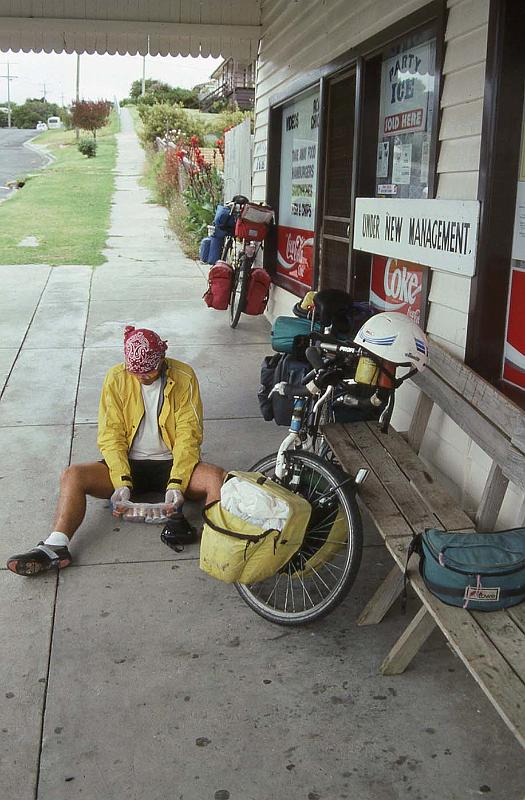 WT 0400 070-27 Australia.jpg